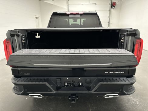 Used 2024 GMC Sierra 1500 Denali w/ Technology Package image 17