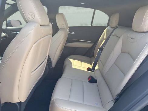 Used 2024 Cadillac XT4 Luxury FWD image 12
