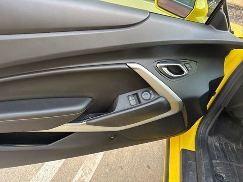 Used 2017 Chevrolet Camaro SS image 10