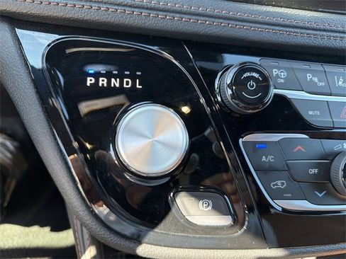 Used 2024 Chrysler Pacifica Pinnacle w/ Trailer Tow Group image 29