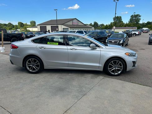 Used 2019 Ford Fusion SEL FWD image 4