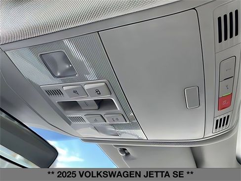 Used 2025 Volkswagen Jetta SE w/ Sunroof Package image 29