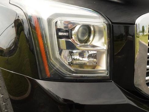 Used 2018 GMC Yukon Denali w/ Denali Ultimate Package AWD/4WD image 33