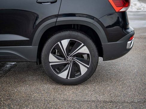 Used 2023 Volkswagen Taos SE image 11