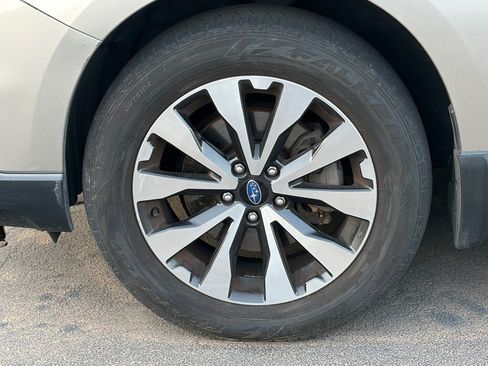 Used 2015 Subaru Outback 2.5i Limited AWD/4WD image 6