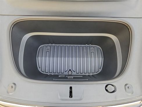 Used 2026 Tesla Model Y 2WD image 29