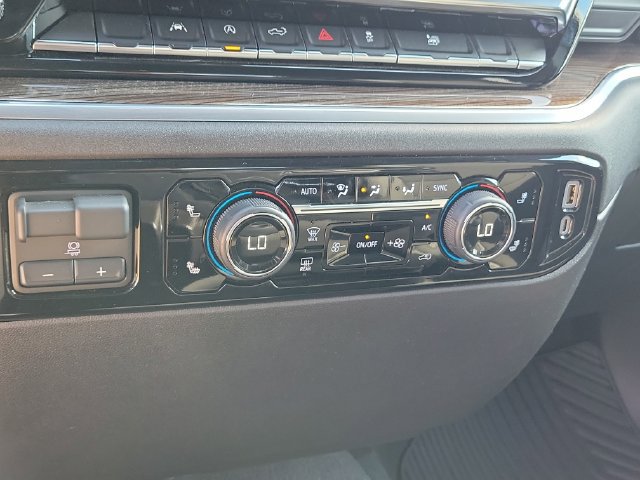 Certified 2026 Chevrolet Silverado 1500 RST AWD/4WD image 33