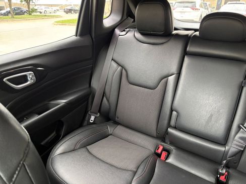 Used 2025 Jeep Compass Trailhawk image 42