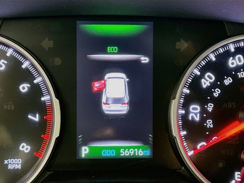Used 2020 Toyota RAV4 LE FWD image 20