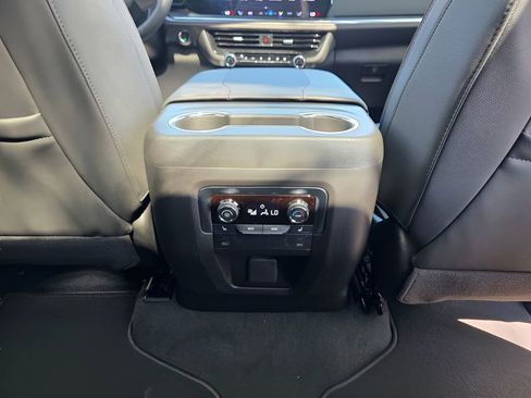 New 2026 Chevrolet Suburban RST AWD/4WD image 12