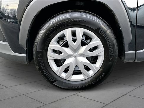 Certified 2025 Toyota Corolla Cross L image 11