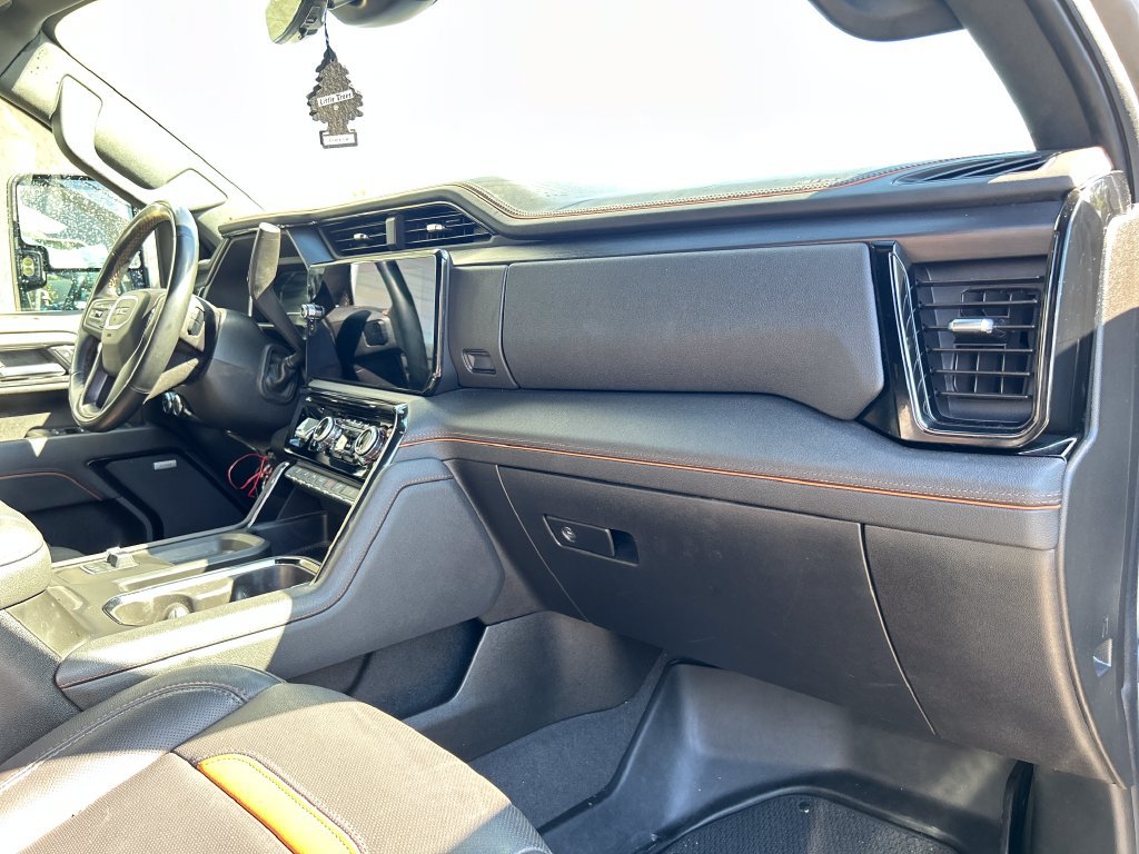 Used 2025 GMC Sierra 3500 AT4 w/ AT4 Premium Plus Package AWD/4WD image 15