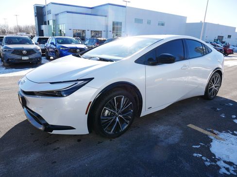 Used 2026 Toyota Prius XLE image 5