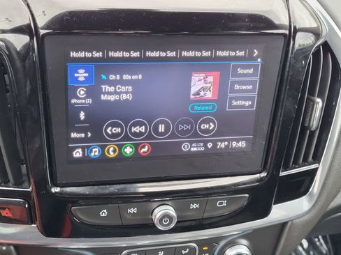 Used 2023 Chevrolet Traverse LT FWD image 17
