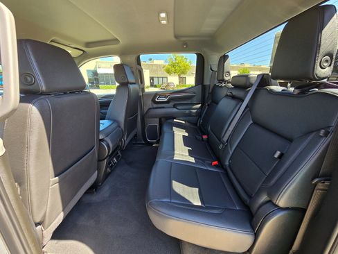 Used 2025 GMC Sierra 1500 SLT image 23