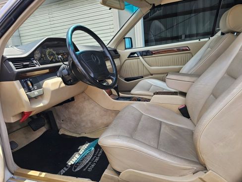 Used 1994 Mercedes-Benz E 320 Convertible image 7