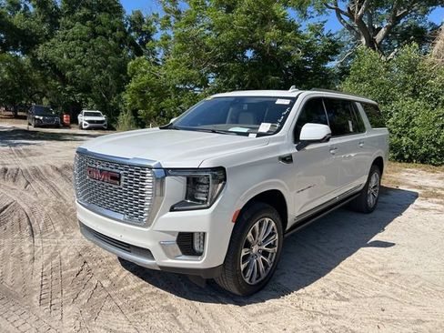 Used 2022 GMC Yukon XL Denali w/ Max Trailering Package AWD/4WD image 13