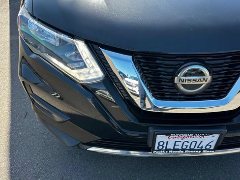 Used 2019 Nissan Rogue SV FWD image 4