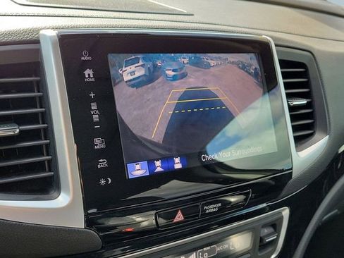 Used 2018 Honda Pilot Touring image 22