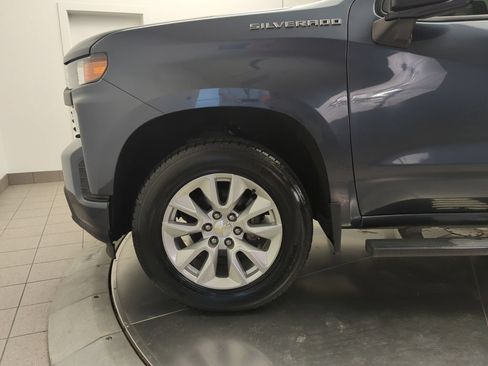 Used 2020 Chevrolet Silverado 1500 Custom w/ Custom Value Package AWD/4WD image 3