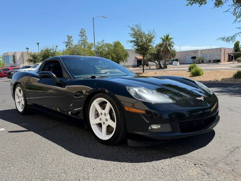 Used 2007 Chevrolet Corvette Coupe w/ Preferred Equipment Group RWD image 11