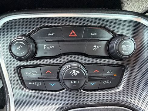 Used 2015 Dodge Challenger SXT Plus w/ Driver Convenience Group RWD image 37