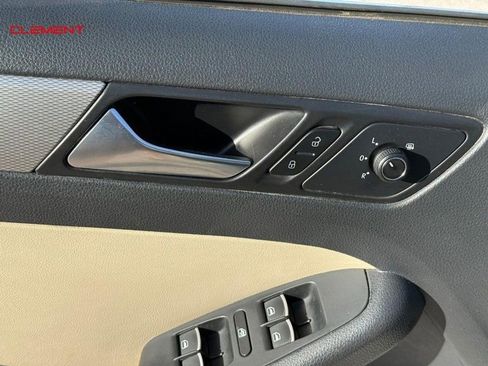 Used 2015 Volkswagen Jetta SE FWD image 18