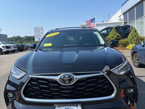 Used 2020 Toyota Highlander Limited AWD/4WD image 2
