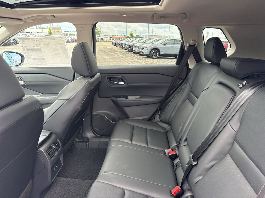 New 2026 Nissan Rogue Dark Armor AWD/4WD image 33