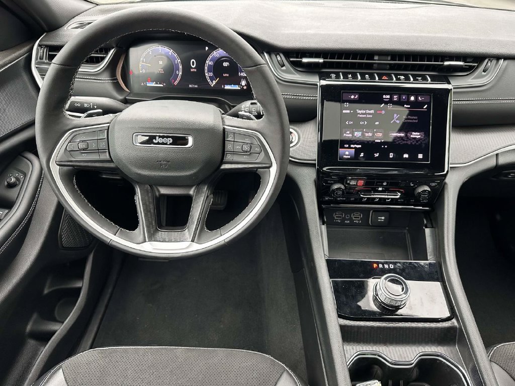 Used 2025 Jeep Grand Cherokee L Altitude AWD/4WD image 18