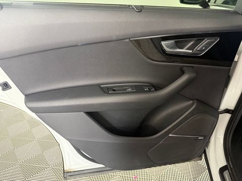 Used 2019 Audi Q7 3.0T Premium Plus w/ Premium Plus Package AWD/4WD image 17