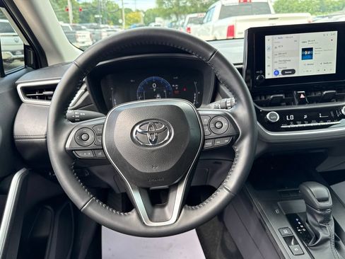 Used 2026 Toyota Corolla Cross LE FWD image 28