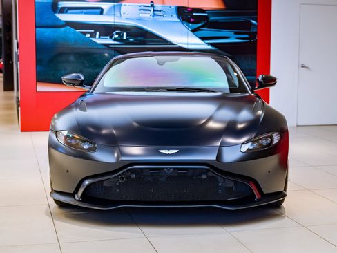 Used 2020 Aston Martin V8 Vantage Coupe image 2