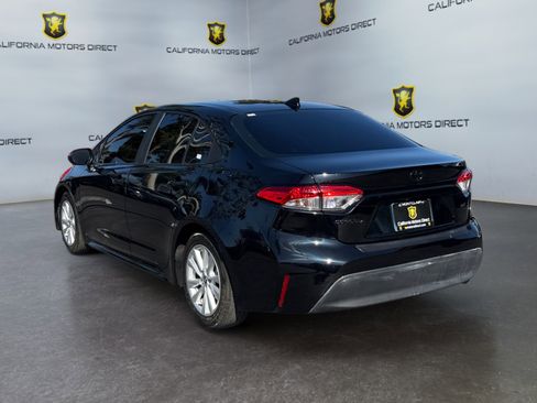 Used 2025 Toyota Corolla LE w/ LE Premium Package FWD image 3