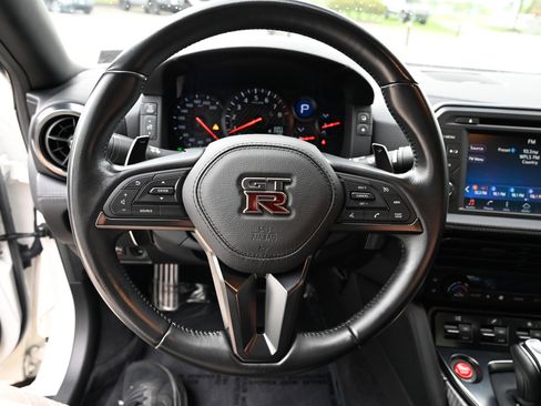 Used 2021 Nissan GT-R Premium AWD/4WD image 26
