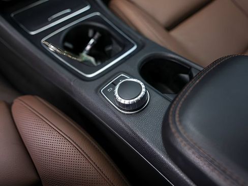 Used 2018 Mercedes-Benz CLA 250 image 21