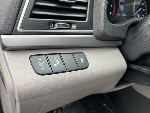 Used 2018 Hyundai Elantra Value Edition image 19
