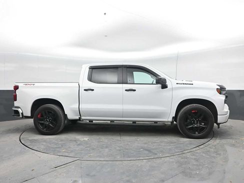 Used 2023 Chevrolet Silverado 1500 RST w/ Redline Edition AWD/4WD image 8