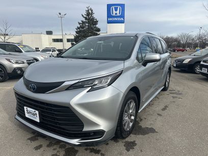 Used 2021 Toyota Sienna LE