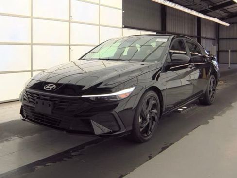 Used 2026 Hyundai Elantra Sport FWD image 3
