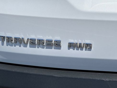 Used 2018 Chevrolet Traverse LT w/ LPO, Floor Liner Package AWD/4WD image 48