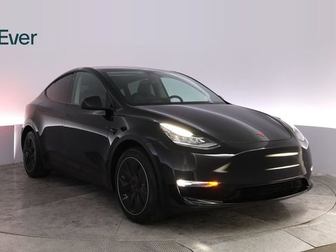 Used 2022 Tesla Model Y Long Range AWD/4WD image 13