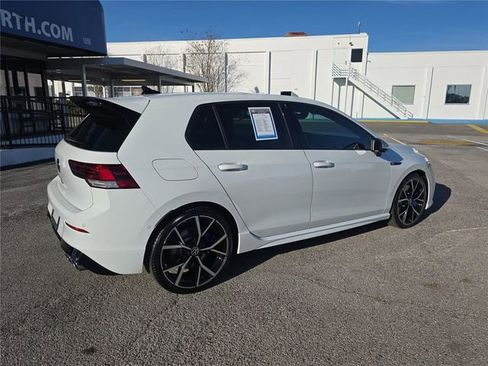 Used 2022 Volkswagen Golf R image 3