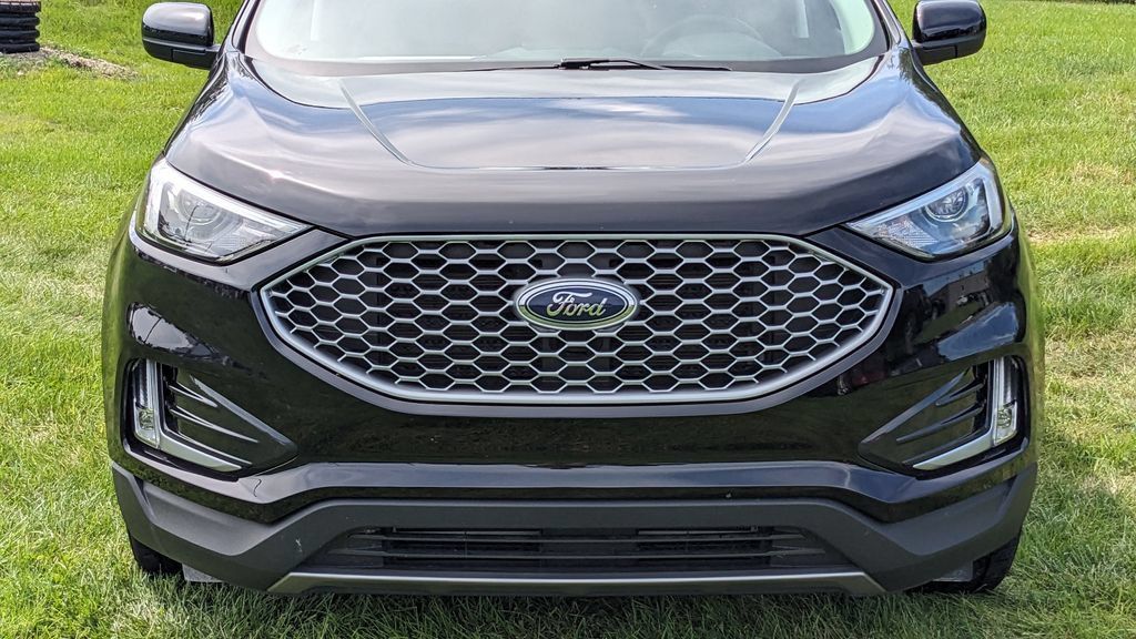 Certified 2023 Ford Edge SEL w/ Convenience Package AWD/4WD image 9