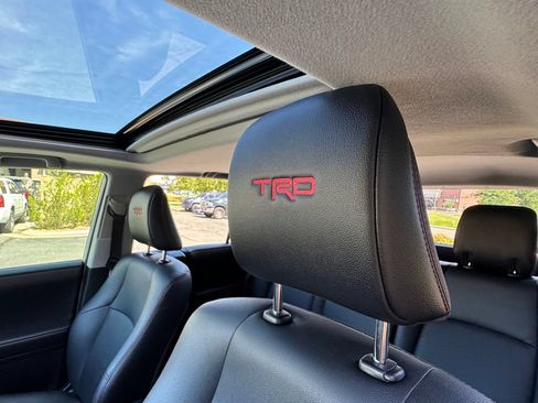 Used 2018 Toyota 4Runner TRD Off-Road Premium w/ Convenience Package AWD/4WD image 22