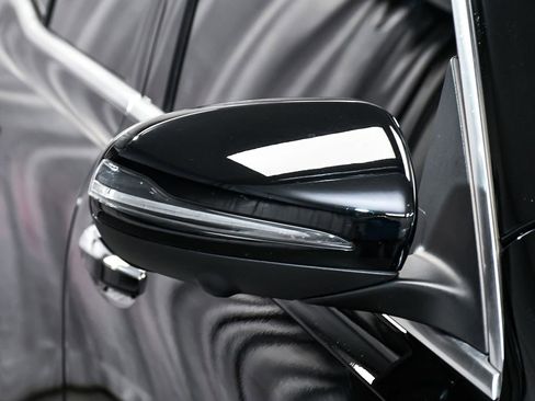 Used 2023 Mercedes-Benz GLB 250 4MATIC w/ Premium Package image 78