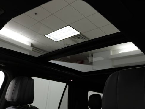 Used 2025 Lincoln Navigator Reserve w/ Jet Appearance Package image 35