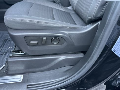 Used 2025 Chevrolet Silverado 3500 LT AWD/4WD image 13