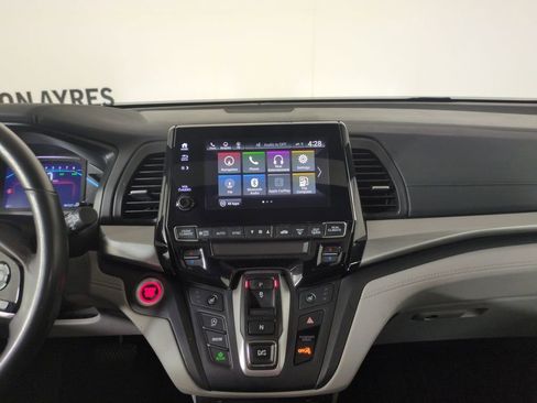 Used 2018 Honda Odyssey Touring image 18