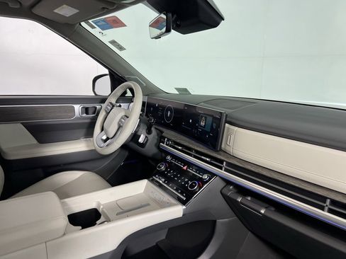 Used 2024 Hyundai Santa Fe Limited image 42